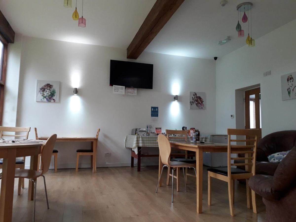 Brook Barn B&B Hale  Buitenkant foto