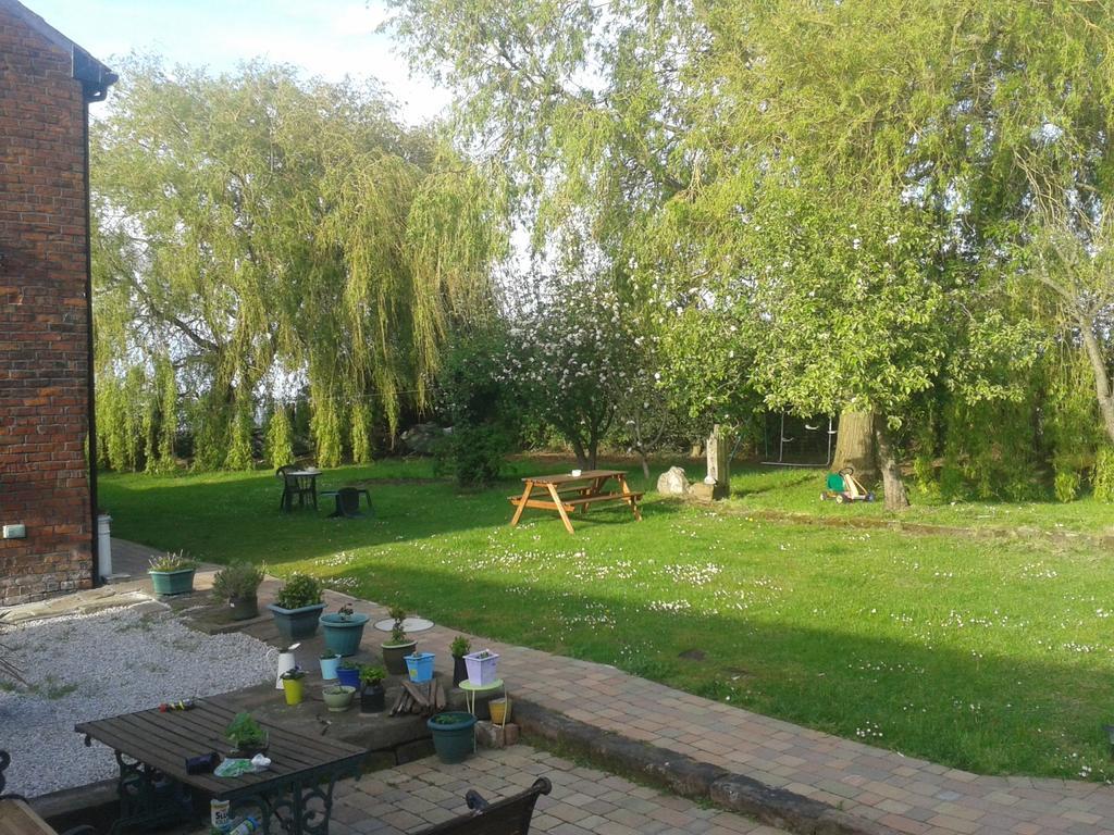 Brook Barn B&B Hale  Buitenkant foto