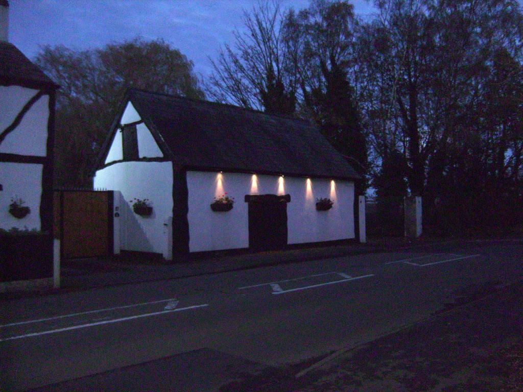 Brook Barn B&B Hale  Buitenkant foto