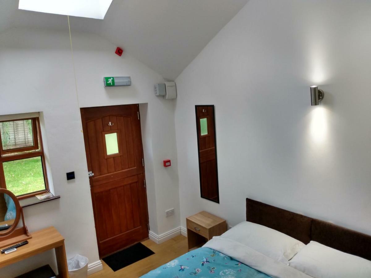 Brook Barn B&B Hale  Buitenkant foto