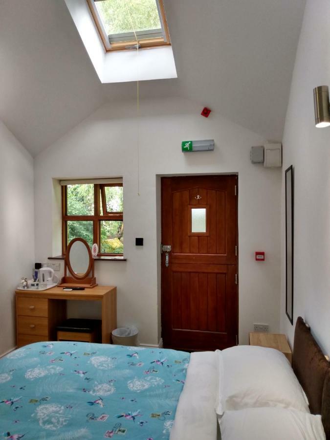 Brook Barn B&B Hale  Buitenkant foto