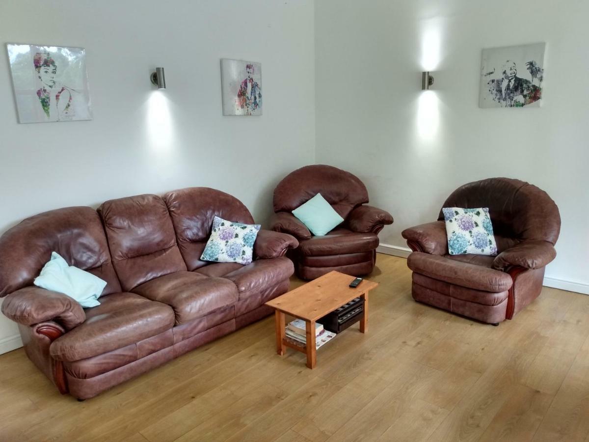 Brook Barn B&B Hale  Buitenkant foto