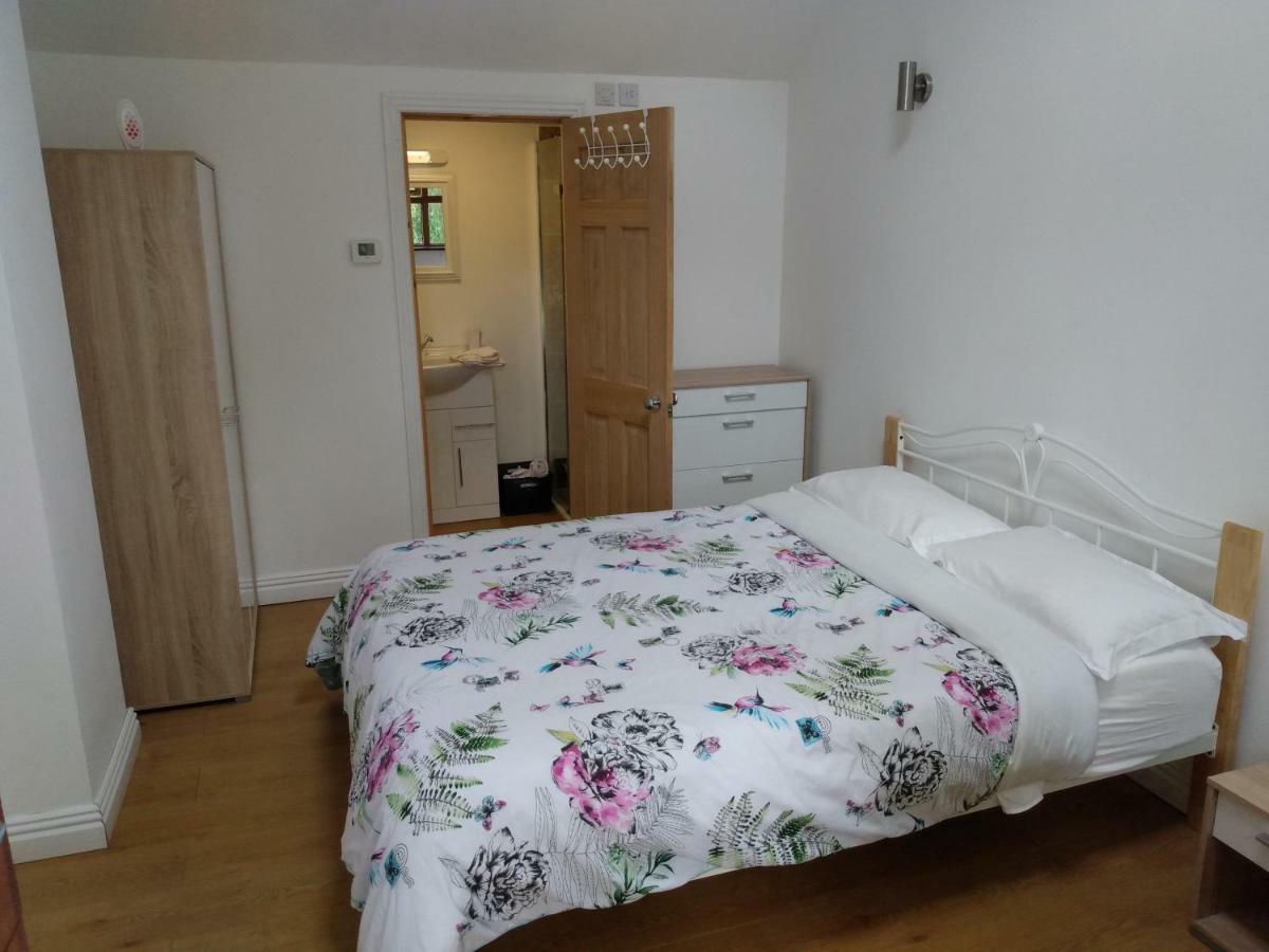 Brook Barn B&B Hale  Buitenkant foto
